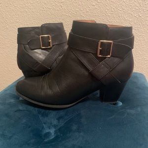 Vionic Trinity Ankle Boot with a side zipper closure,  great arch support.